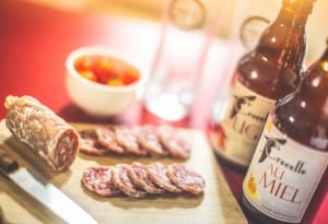Apéritif convivial et local de bienvenue de la table d'hôte Le Petit Nançay